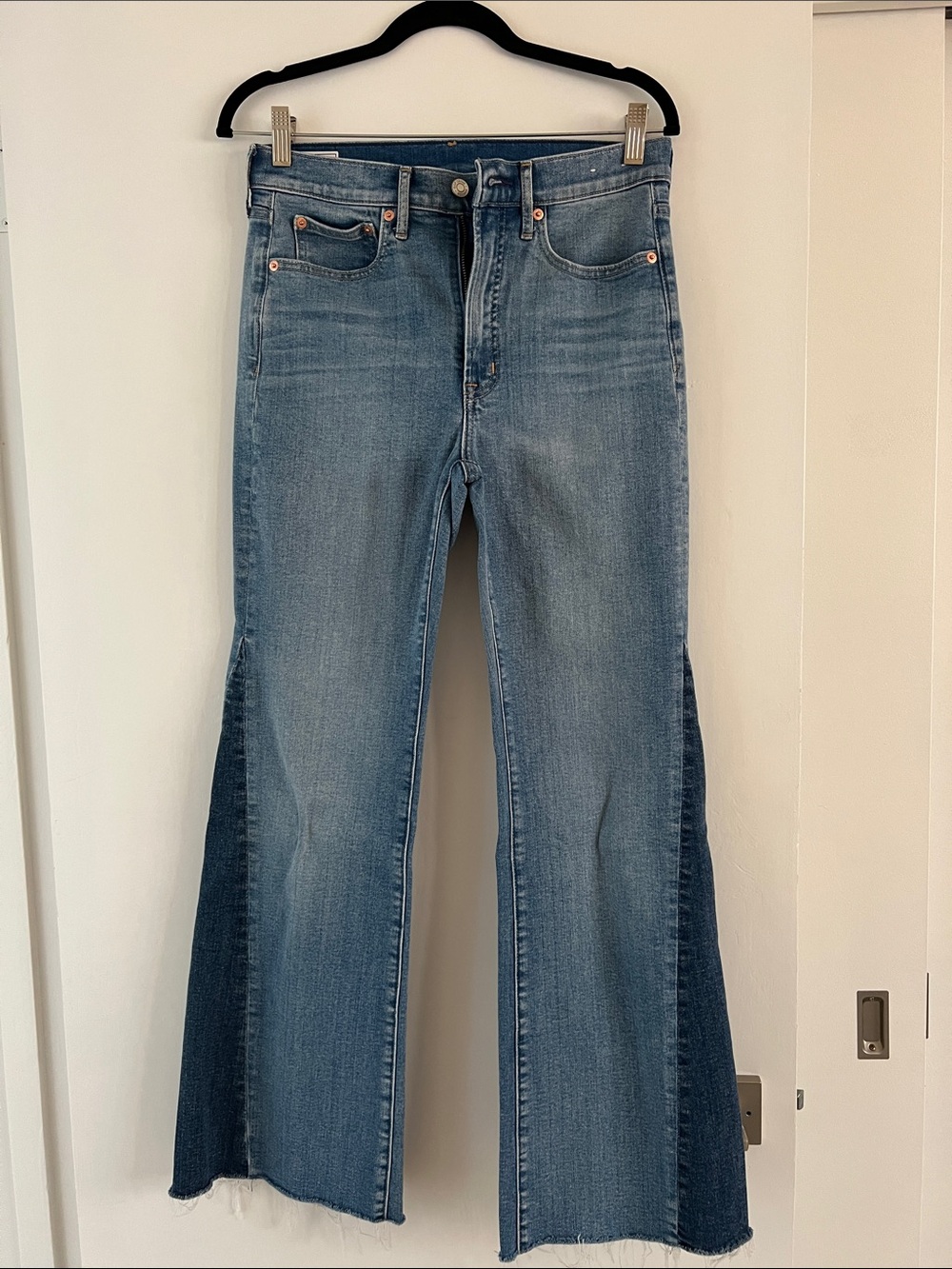 GAP Two-Tone Flared Women’s Jeans